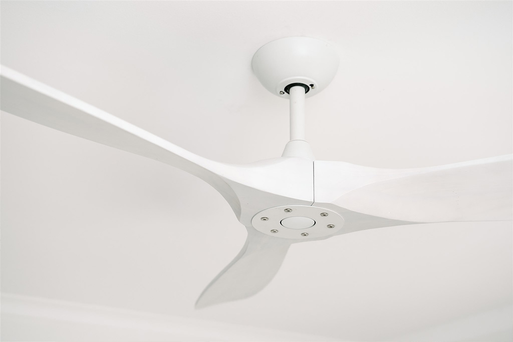 3-Blade-vs-4-Blade-ceiling-fans